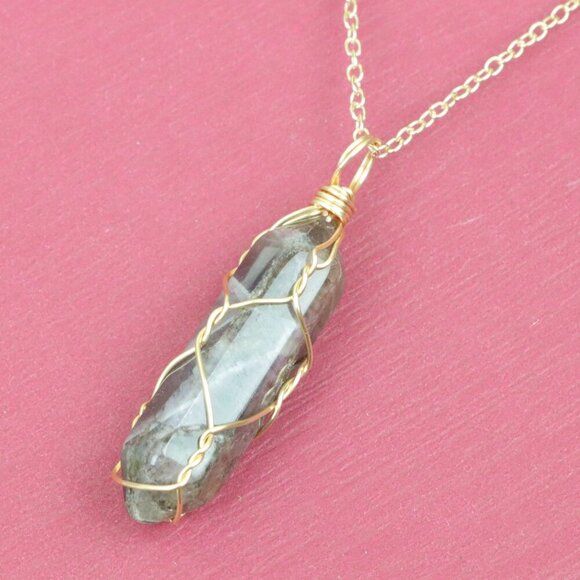 Hexagonal Quartz Healing Crystal Pendant, BS41113 - Picture 1 of 12